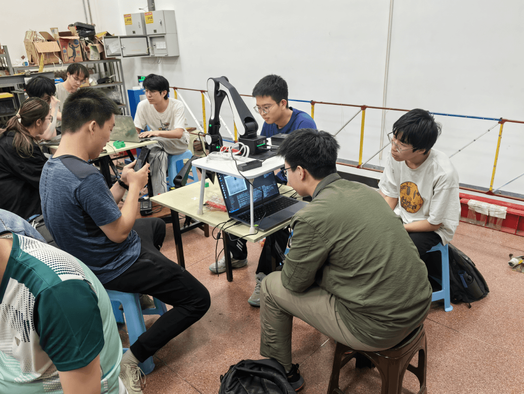 Intelligent structure training at Tsinghua University's Department of Civil Engineering